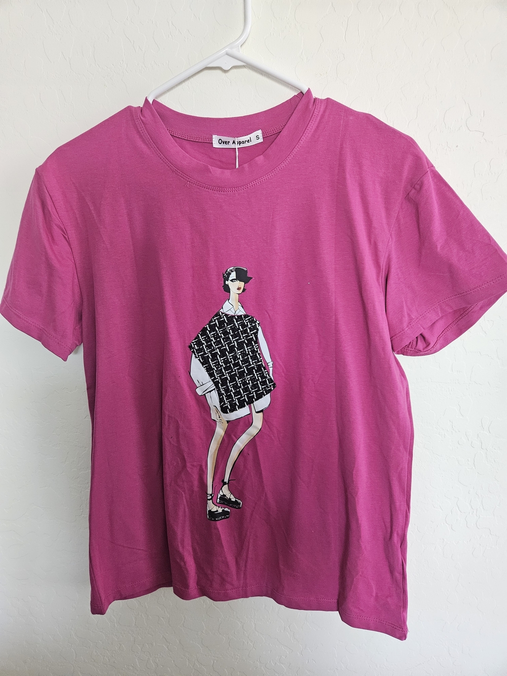 Graphic Pink Short-Sleeve Tee with Fashion Illustration